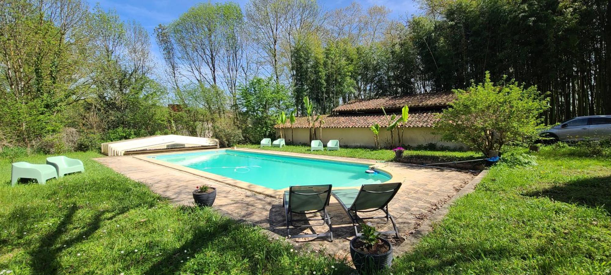 Le Manoir Du Moulin De Madame Bed and Breakfast Villeneuve-sur-Lot Eksteriør billede